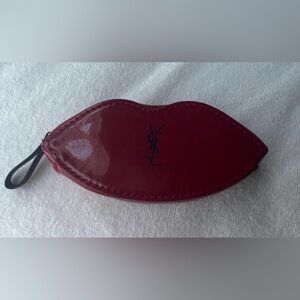 YSL Beaute✨❤️🖤Red Lip-Shaped Mini Clutch